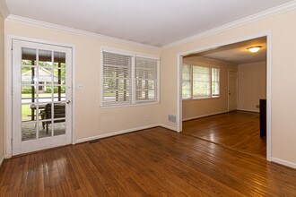 704 S Maple St in Columbia, SC - Building Photo - Interior Photo