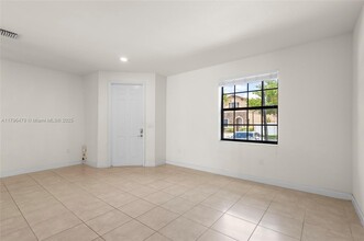 9314 W 33rd Ln in Hialeah, FL - Building Photo - Building Photo