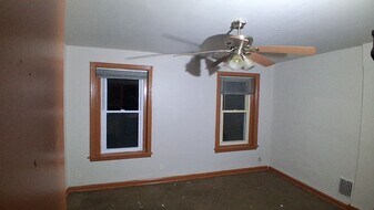 348 Taylor Terrace in Chester, PA - Building Photo