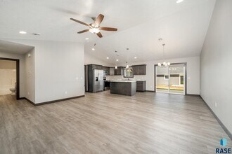 4502 W 34th St N in Sioux Falls, SD - Building Photo - Building Photo