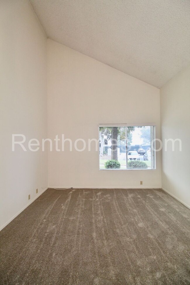 10935 Clairemont Mesa Blvd in San Diego, CA - Building Photo - Building Photo