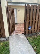 641 Executive Center Dr in West Palm Beach, FL - Building Photo - Building Photo
