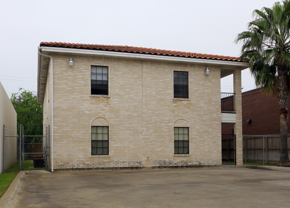 516 S 15th St in McAllen, TX - Foto de edificio