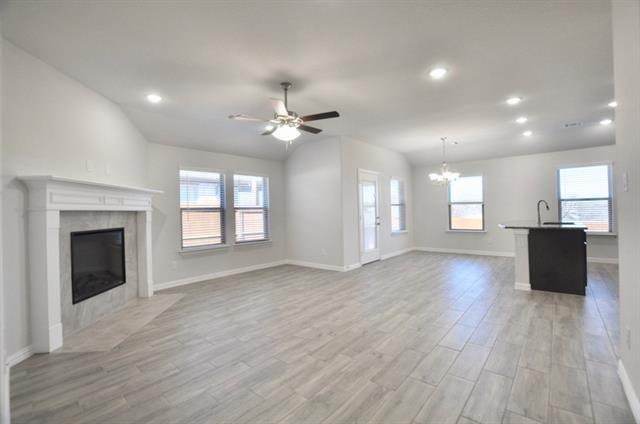 512 Paloma St in Weatherford, TX - Building Photo - Building Photo