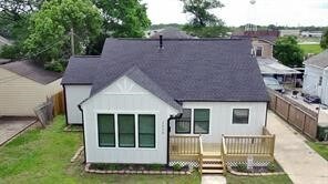 2228 Centennial St in Liberty, TX - Building Photo
