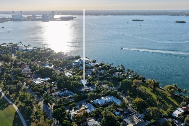 property at 1000 N Shore Dr