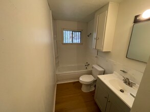 319 Queen Margaret Ln in Jackson, MS - Building Photo - Building Photo