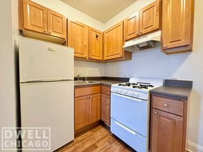 1700 N Humboldt Blvd, Unit S in Chicago, IL - Foto de edificio - Building Photo