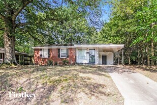 1307 S White Station Rd in Memphis, TN - Building Photo