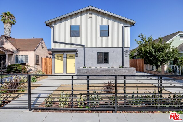 6204 Brynhurst Ave in Los Angeles, CA - Building Photo - Building Photo
