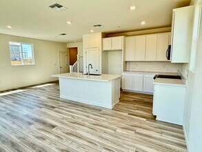 1104 Ashera St in Rocklin, CA - Building Photo - Building Photo