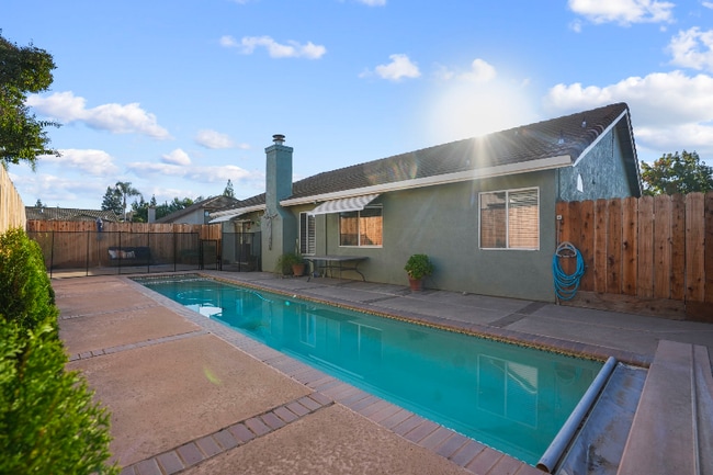 209 Grapewood Ct in Oakdale, CA - Building Photo - Building Photo