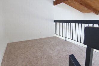 4903 Indian Wood Rd in Culver City, CA - Building Photo - Building Photo