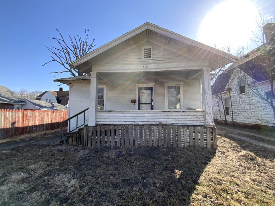 619 Harmon St in Danville, IL - Foto de edificio