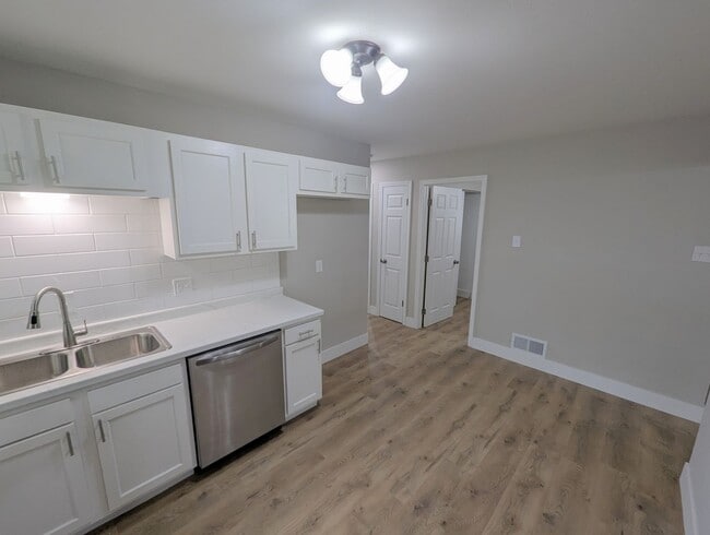 10428 Durness Dr in St. Louis, MO - Building Photo - Building Photo