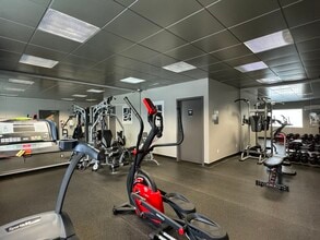 Le Jardin Apartments in Edmonton, AB - Building Photo - Building Photo