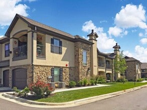 Villa Milano Apartments and Villas in Leawood, KS - Foto de edificio - Building Photo