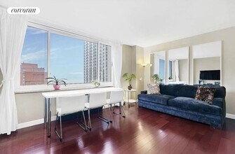 250 S End Ave in New York, NY - Building Photo - Building Photo
