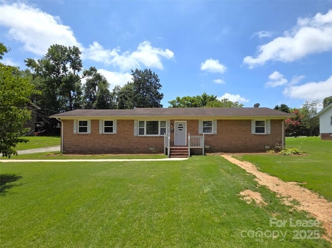 property at 402 E 18th St