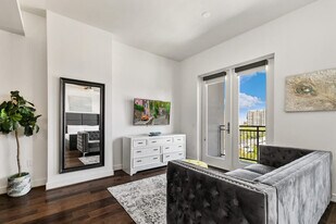 101 Bowen St in Dallas, TX - Building Photo