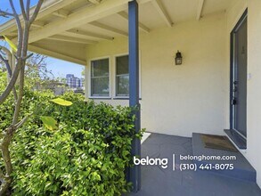 10537 Rochester Ave in Los Angeles, CA - Building Photo - Building Photo