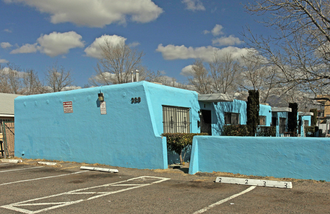 316-320 Rhode Island St NE in Albuquerque, NM - Building Photo