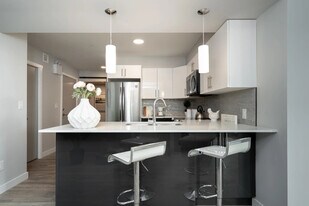 Praire View Pointe in Winnipeg, MB - Building Photo
