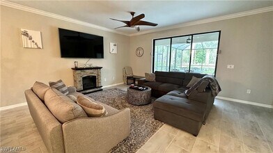 19347 Elston Wy in Estero, FL - Foto de edificio - Building Photo
