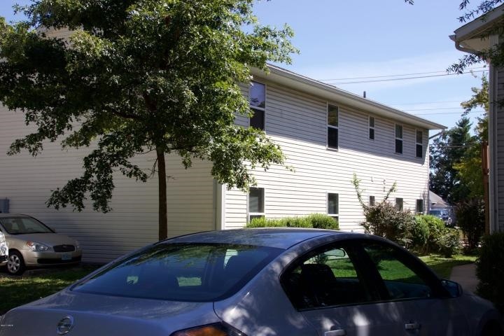 902-908 W Mill St in Carbondale, IL - Building Photo