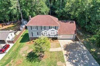 1388 Chesapeake Dr SW in Lilburn, GA - Building Photo - Building Photo