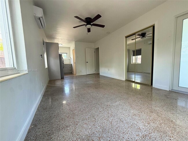 1845 Monroe St in Hollywood, FL - Building Photo - Building Photo
