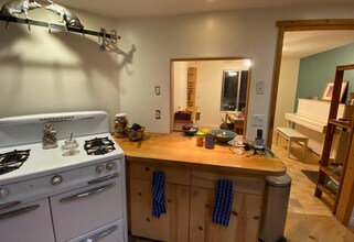 1206 Supi Ln in Topanga, CA - Building Photo - Building Photo