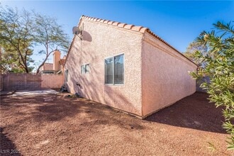 232 Dawn Isle Dr in Las Vegas, NV - Building Photo - Building Photo