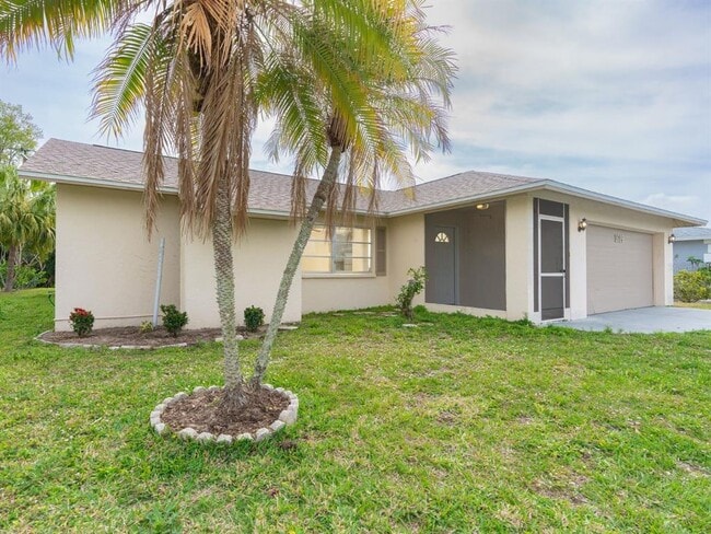 1609 E Cypress Point Dr