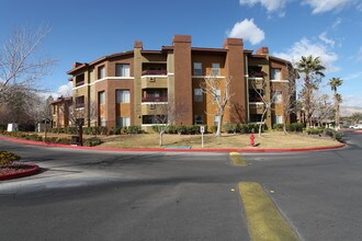 Falling Water Apartments in Las Vegas, NV - Building Photo - Building Photo