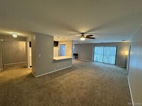 18453 University Park Dr in Livonia, MI - Building Photo - Building Photo