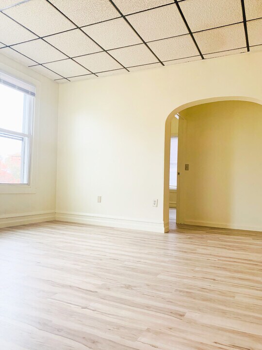 148 N Champlain St in Burlington, VT - Building Photo