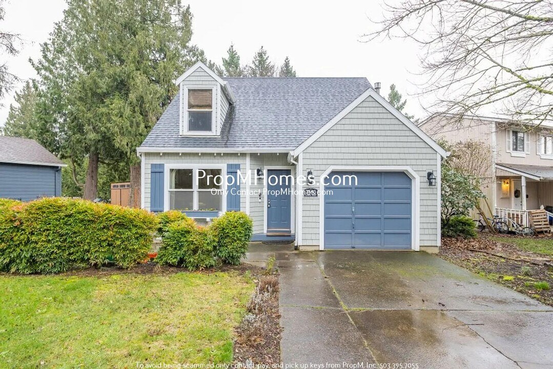 7500 SW Elmwood St in Tigard, OR - Foto de edificio