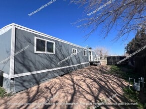 19127 Danbury Ave in Hesperia, CA - Building Photo - Building Photo