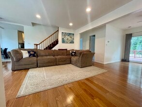 39 Mabel St in Ewing, NJ - Foto de edificio - Building Photo