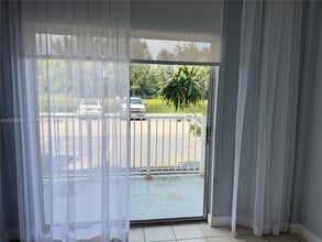 16465 NE 22nd Ave in Miami, FL - Building Photo - Building Photo