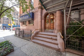 376 Amsterdam Ave in New York, NY - Building Photo - Building Photo