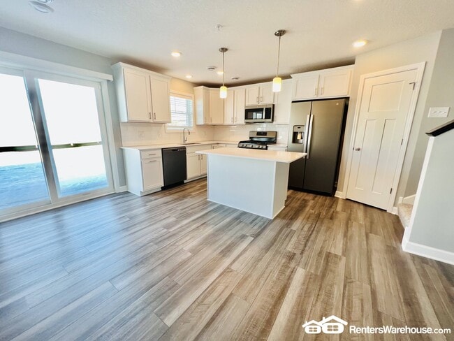 property at 1133 Middlefield Rd