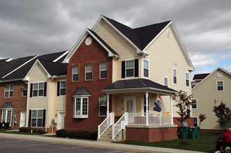 Avalon Townhomes in Waynesboro, PA - Building Photo - Building Photo