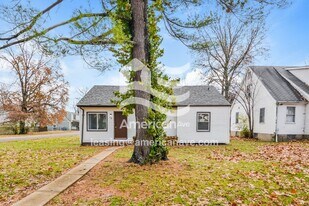 32 Barcelona Ave in St. Louis, MO - Building Photo