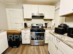 2208 Woodstock Ave in Pittsburgh, PA - Building Photo - Building Photo