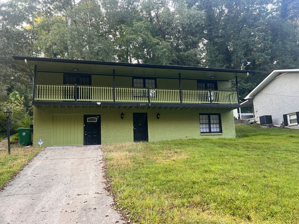 2375 Brentford Pl in Decatur, GA - Building Photo