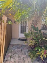 728 NE 13th Ct in Fort Lauderdale, FL - Building Photo - Building Photo