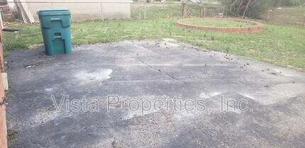 4608 Aral Dr in Louisville, KY - Foto de edificio - Building Photo