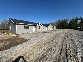 2000 W Herrin St in Herrin, IL - Building Photo